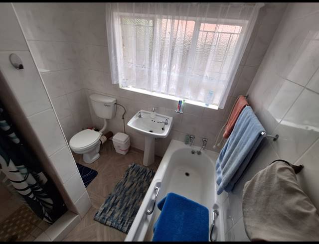 3 BEDROOM HOUSE FOR SALE IN VANDERBIJLPARK SE 2